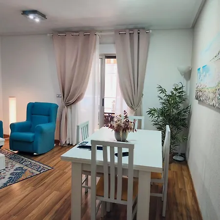2 Bedroom And Parking アパート *